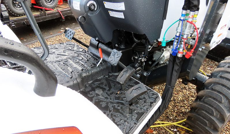 NEW Bobcat CT2040 Compact Tractor full