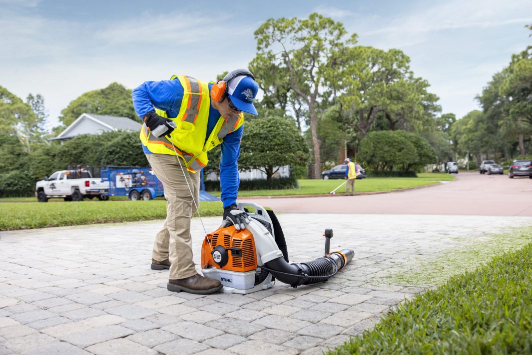 BR 450 C-EF Gasoline Backpack Blower - Image 4