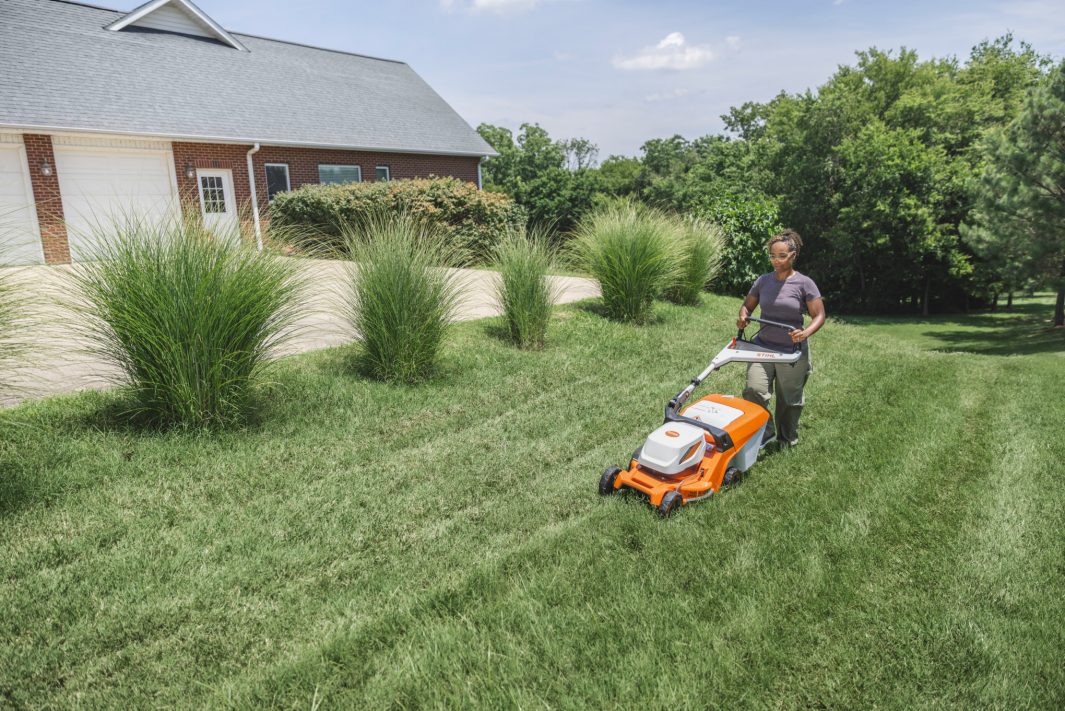 RMA 448 Battery Powered Lawn Mower - Image 4